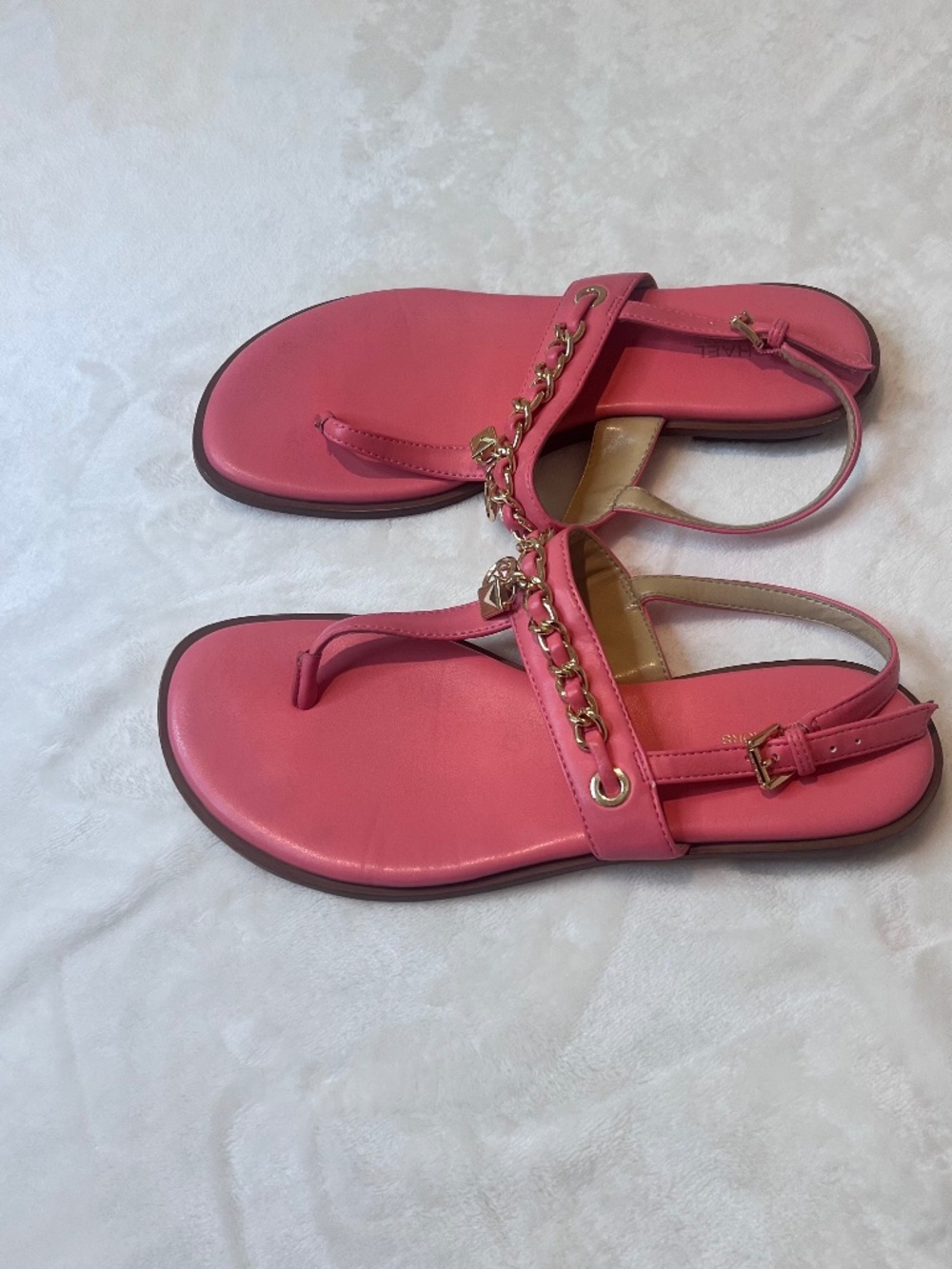 Michael Kors Pink Chain Charm Thong Sandals Size 6M - Picture 3 of 9